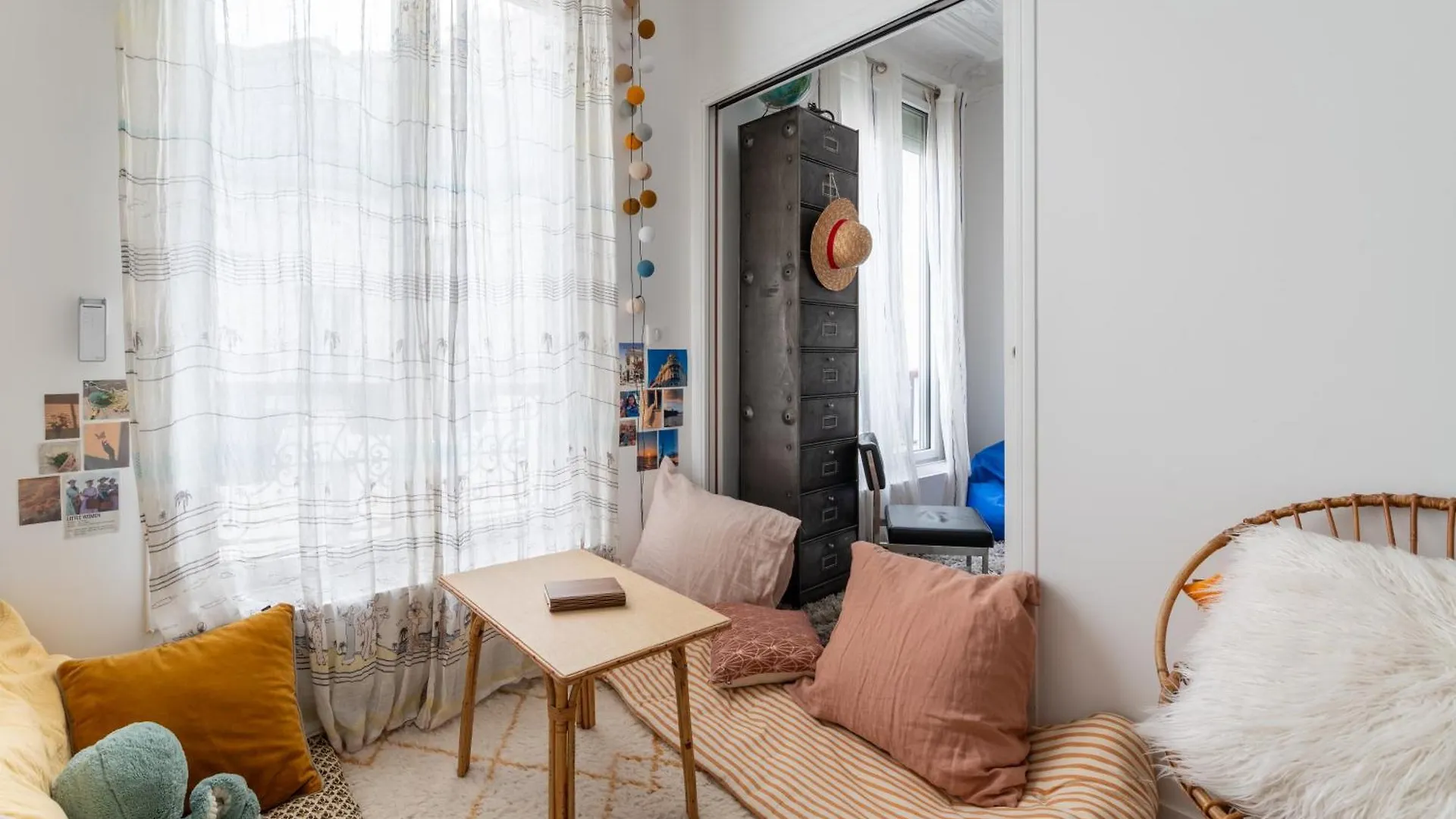 Lejlighed Spacious And Elegant 3bd Apartmentrochechouart