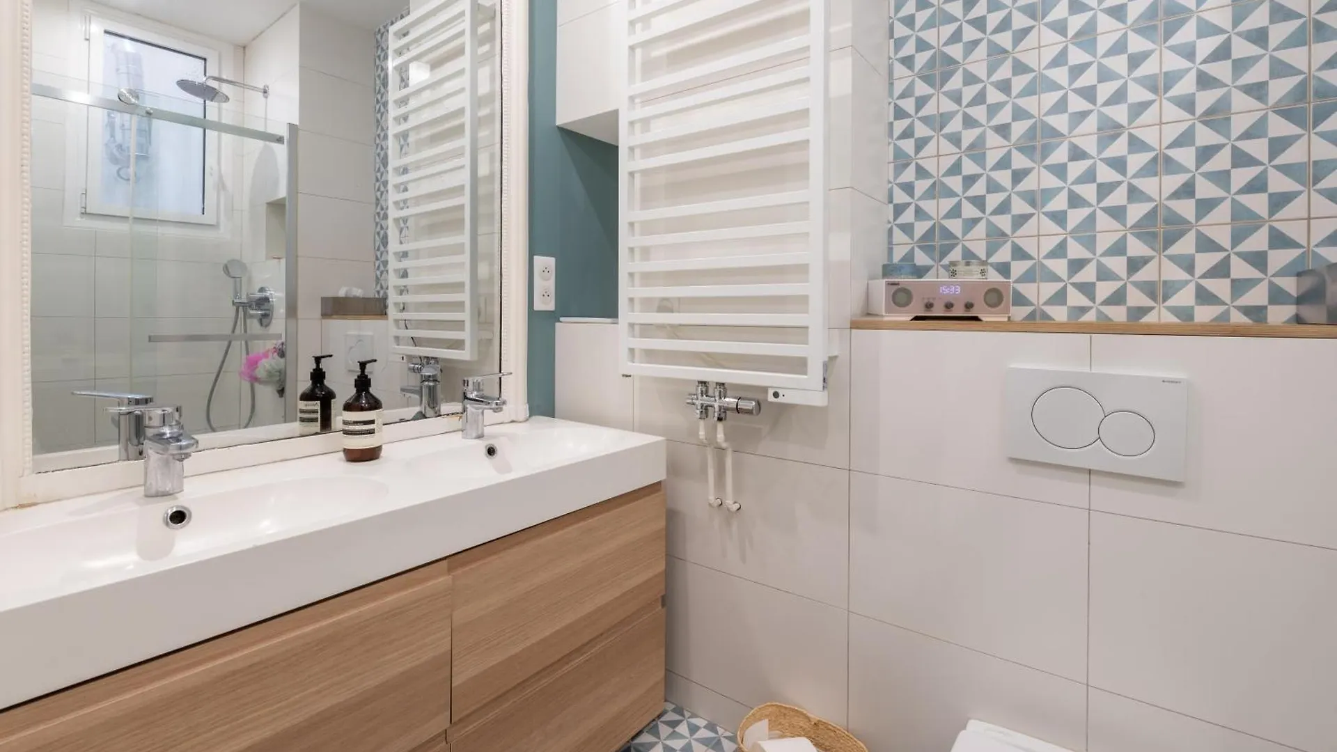 Spacious And Elegant 3bd Apartmentrochechouart Lejlighed Paris