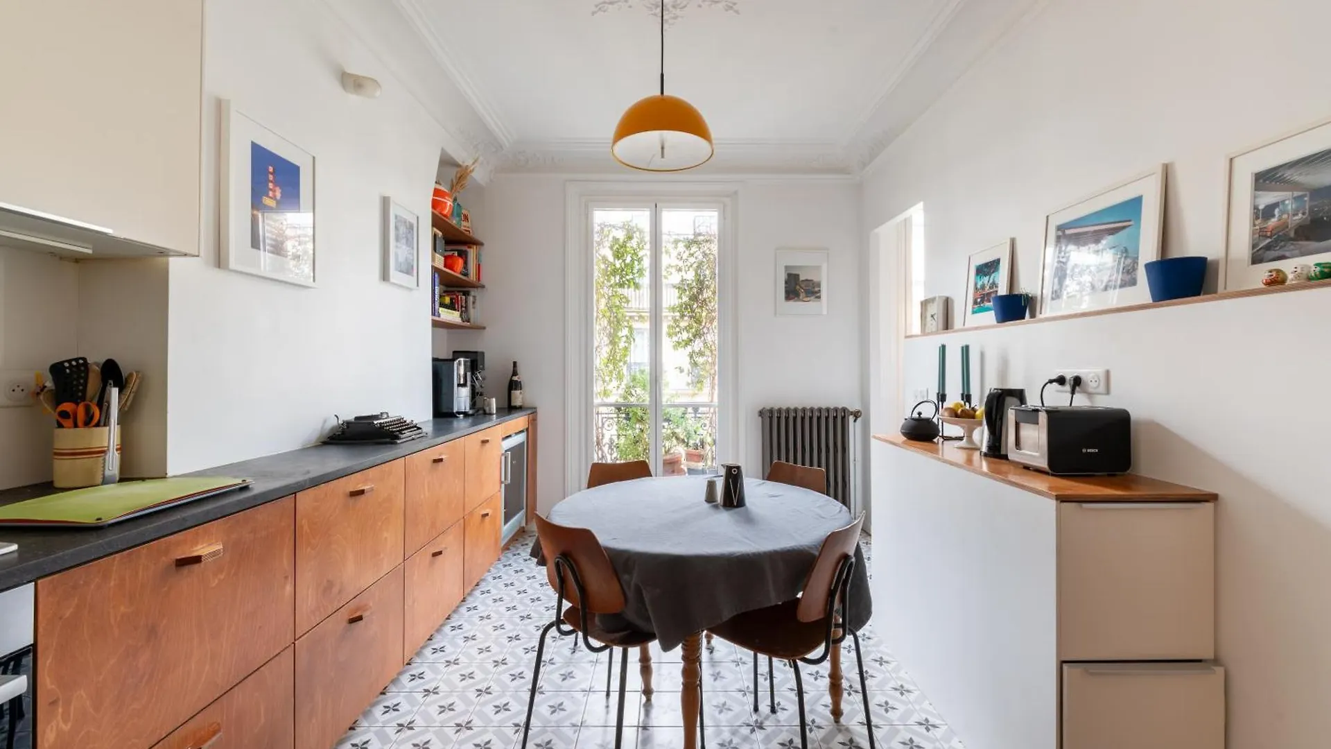 Spacious And Elegant 3bd Apartmentrochechouart Apartamento