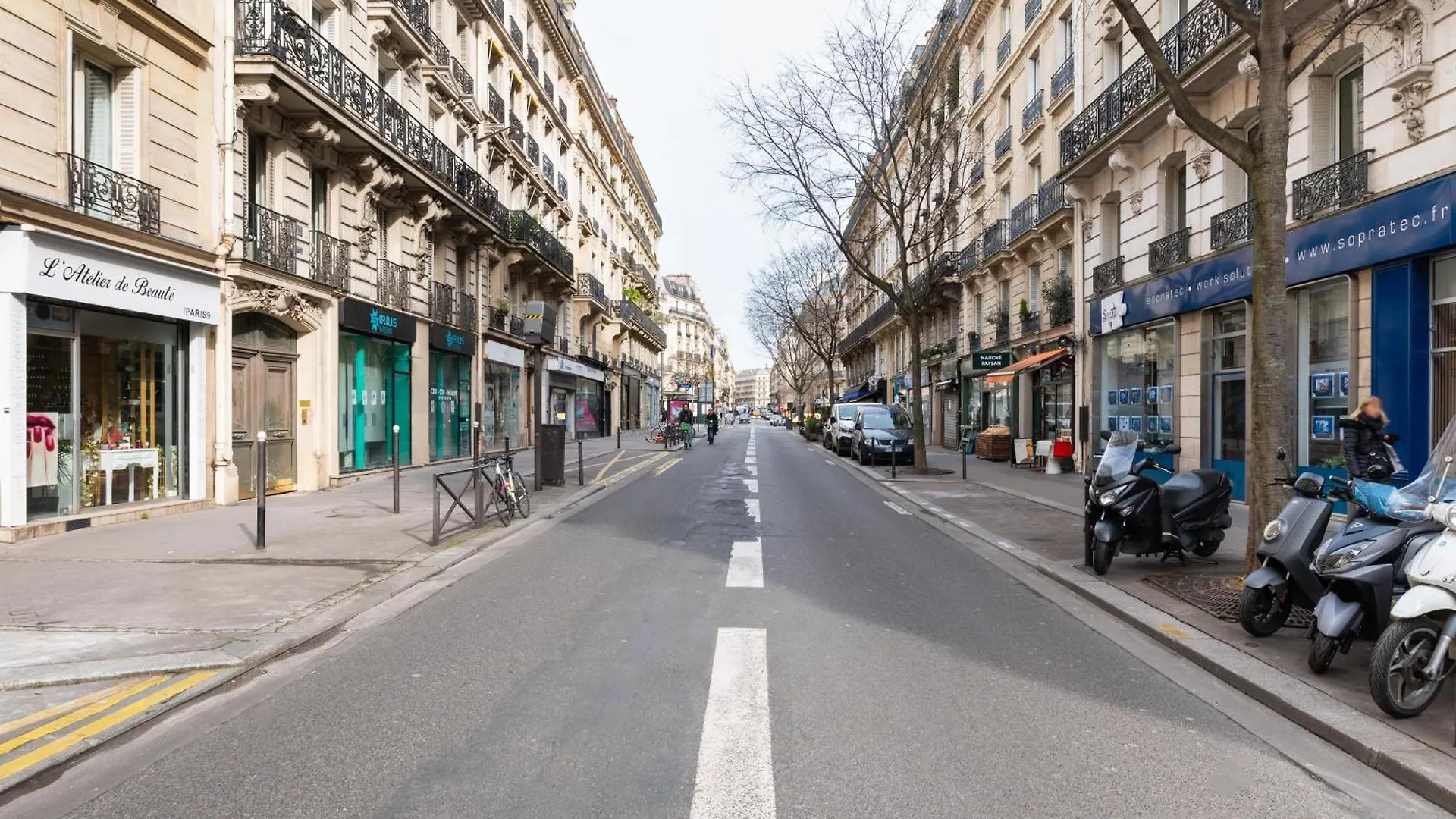 Spacious And Elegant 3bd Apartmentrochechouart Apartment Paris